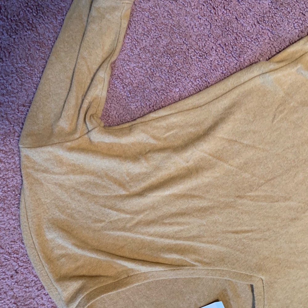 Yellow soft tee - Picture 3 of 5